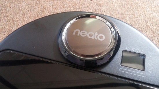 Neato DC02 Botvac Connected - главный конкурент iRobot Roomba 980 в тестах.