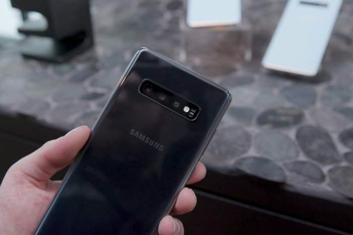10 особенностей Samsung Galaxy S10, S10 + и S10e, которые нас удивили