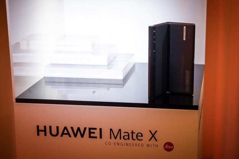 Huawei Mate X - складной смартфон из Китая
