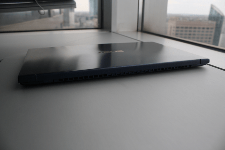 Asus Zenbook 14 UX433F - тест ультрабука с необычными решениями