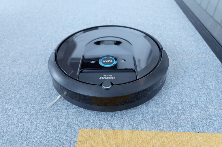 iRobot Roomba i7 +, то есть тест робота, который самоочищается