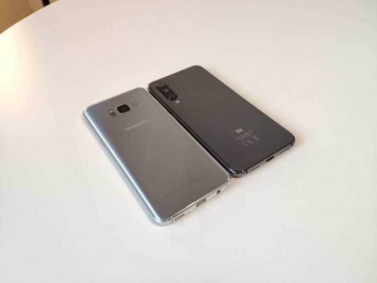 Новый средний или старый флагман - что купить Xiaomi Mi 9 SE или Galaxy S8?