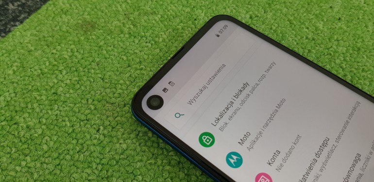 Motorola One Vision - средний тест с Android One и экраном 21: 9