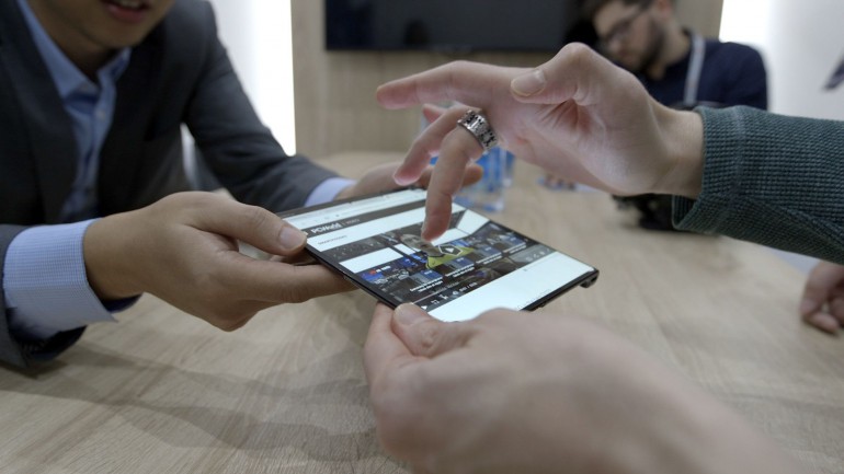 Mate X - премьера сложенного смартфона Huawei откладывается.  Опять же.
