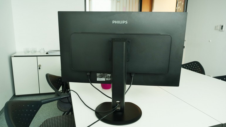 Philips Briliance 328P - тест 32-дюймового офисного монитора с 4K