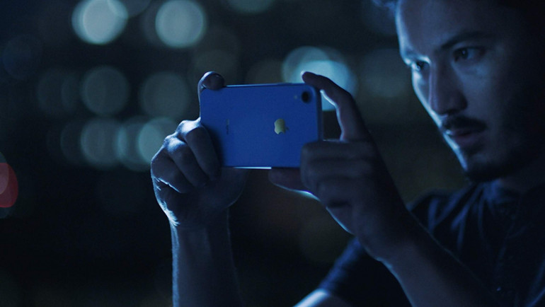 iPhone Xr продается ниже ожиданий.  Apple тормозит с производством смартфона