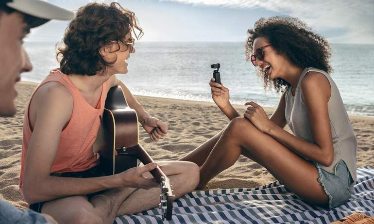 DJI Osmo Pocket - миниатюрная камера с карданным подвесом.  Продажи стартуют в середине декабря