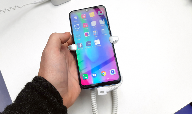 Honor 10 Lite в Польше за 999 злотых - технические характеристики и доступные варианты