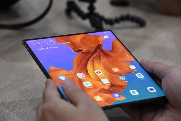 Samsung Galaxy Fold против Huawei Mate X: сравнение складных смартфонов