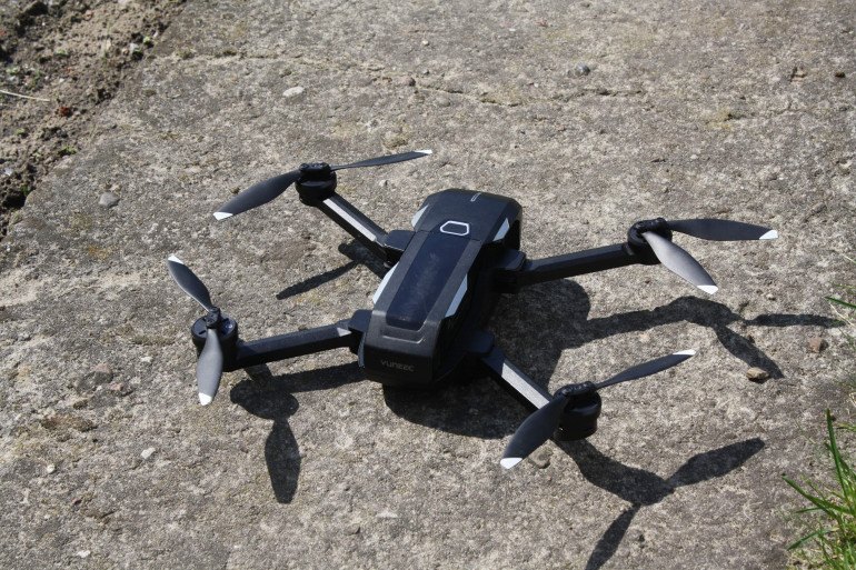 Тест Yuneec Mantis Q - небольшой складной квадрокоптер