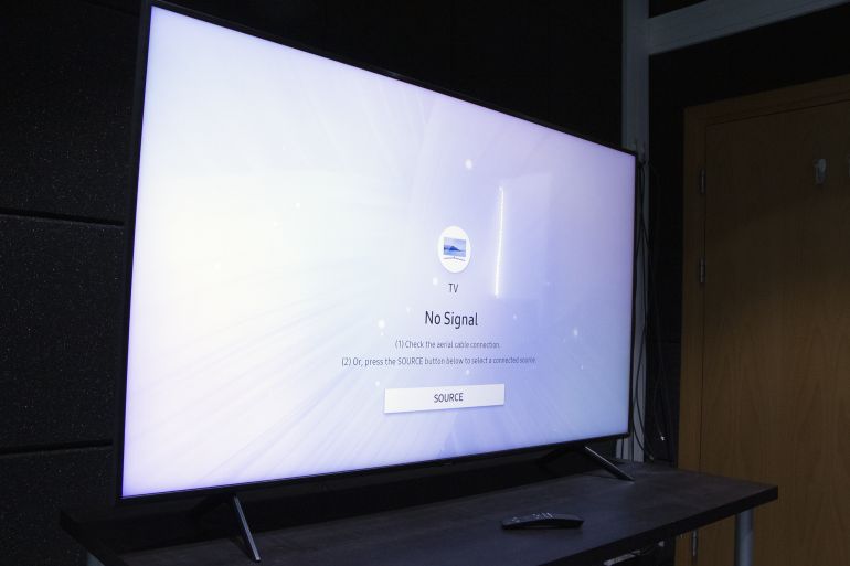 Samsung QLED Q60R - тест самых дешевых QLED