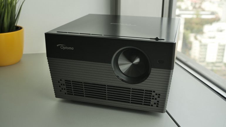Optoma UHL55 - тест компактного 4K-проектора с Android