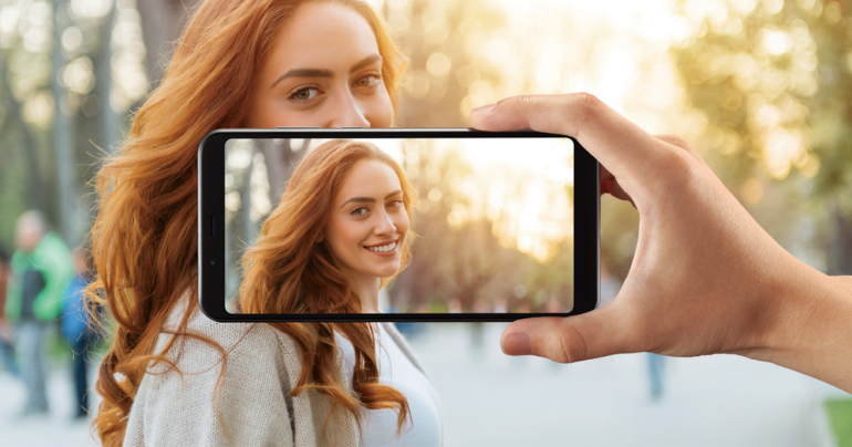 Sharp представляет новый телефон - AQUOS V