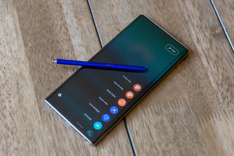 Samsung Galaxy Note 10 Lite, однако, с разъемом для наушников