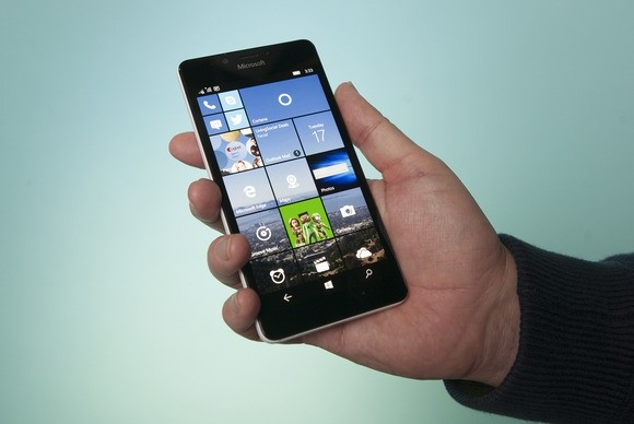 Windows 10 Mobile получила дополнительный месяц жизни