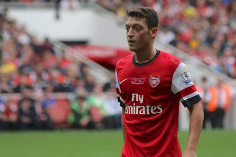 Mesut Özil удален из PES 2020. Одного Twitter-комментария было достаточно