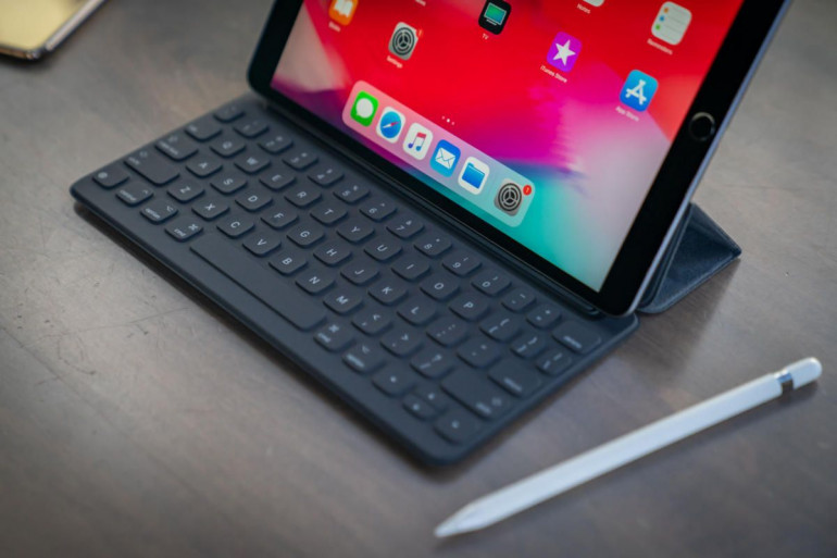 iPad Pro 2020 с умной клавиатурой с подсветкой
