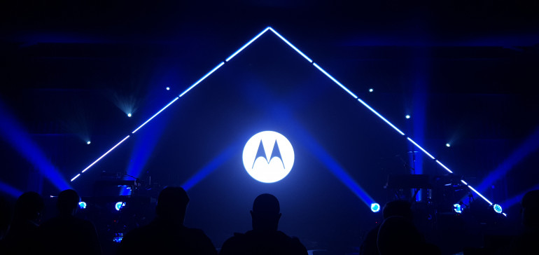 Motorola Razr - премьера отложена!