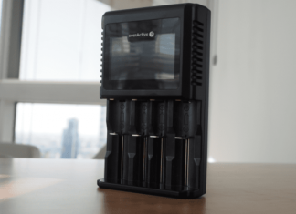 everActive UC-4000 — Усовершенствованное зарядное устройство для Li-Ion и Ni-MH аккумуляторов.