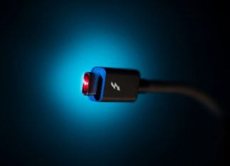 Удар молнии в USB4, однако, необязательно