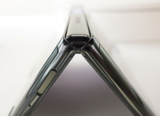 Samsung намерен продавать гибкие конкурентные экраны