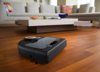 Neato DC02 Botvac Connected – главный конкурент iRobot Roomba 980 в тестах.