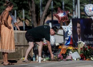 Дикі спекуляції та дезінформація про стрілянину Чарлі Кірка поширюються в соціальних мережах