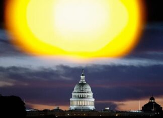 Урядові працівники кажуть, що їхні відповіді поза офісом були насильно змінені, щоб звинуватити демократів у закритті